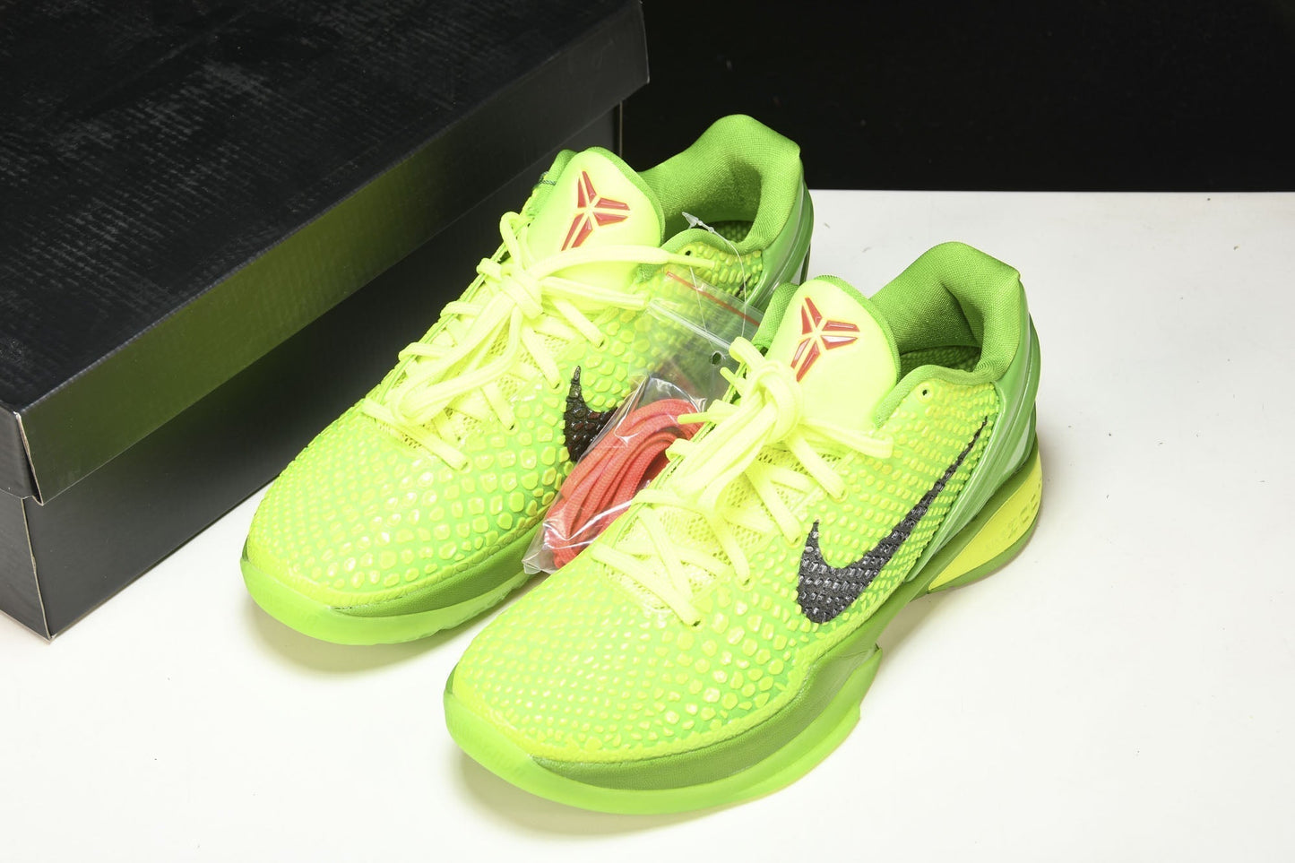 Nike Kobe 6 Protro Grinch: Elite Performance Basketball Shoes