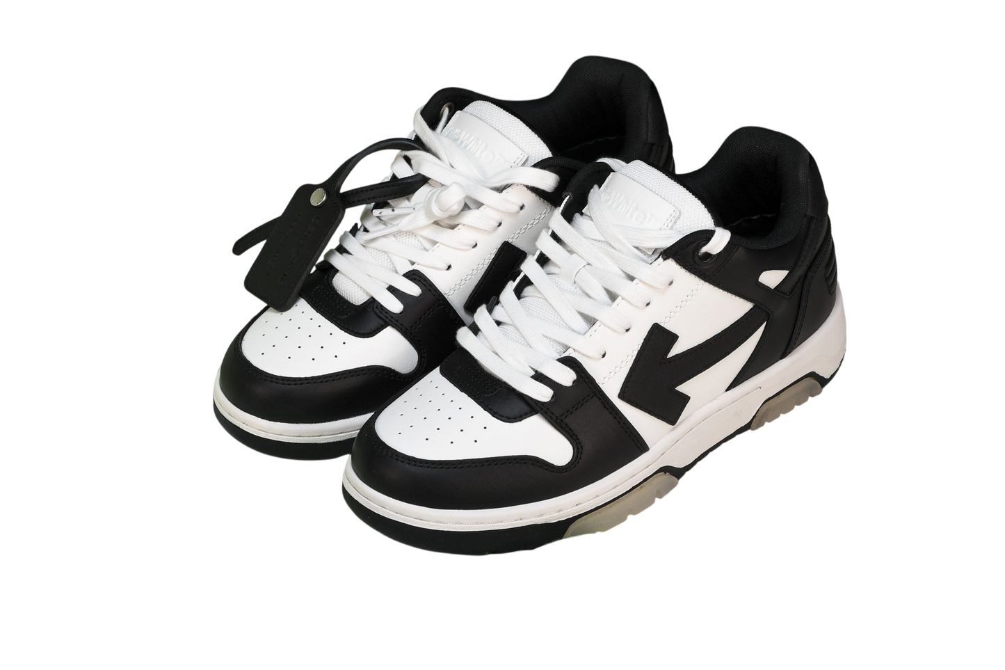 Off-White OOO Low-Top Sneakers: Classic White/Black Design, Premium Comfort