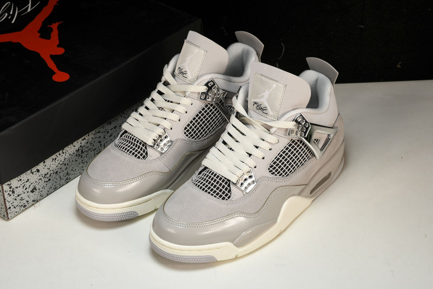 Air Jordan 4 Retro 'Frozen Moments' Women's High-Quality Fashion Sneaker