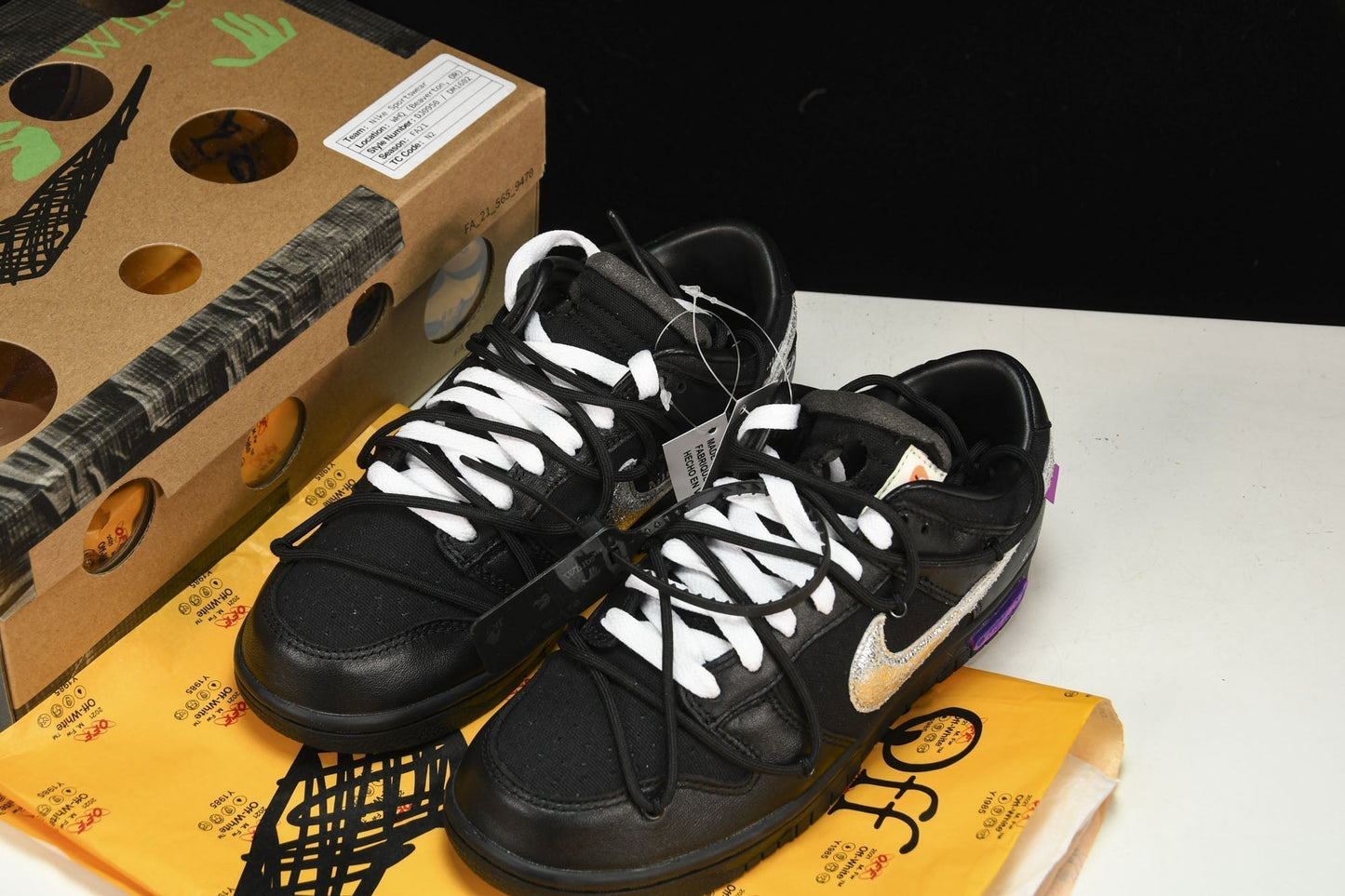 Iconic Nike Dunk Low Off-White Lot 50 Sneakers - Virgil Abloh Design