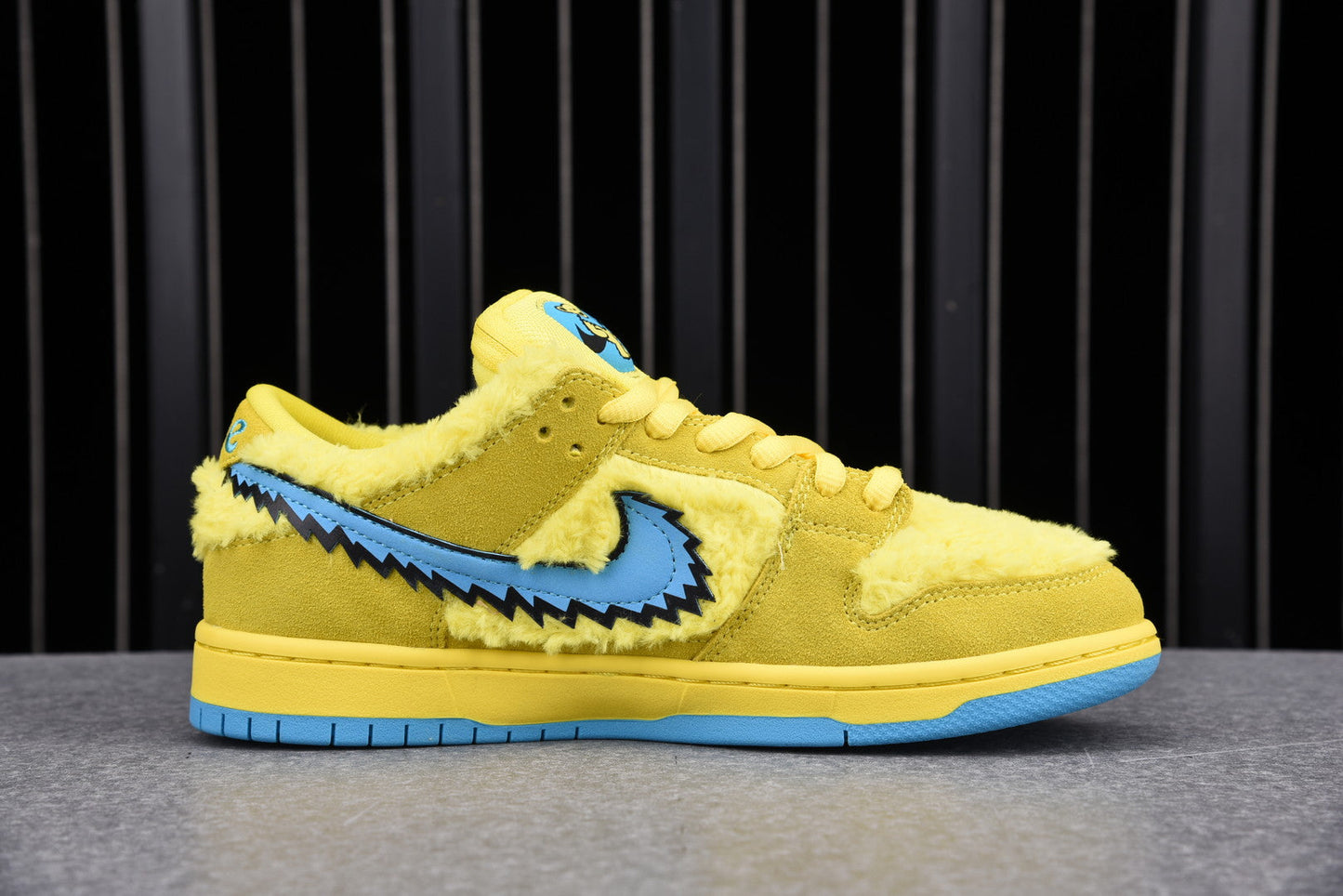 Nike SB Dunk Low Grateful Dead Yellow Bear Skate Shoes