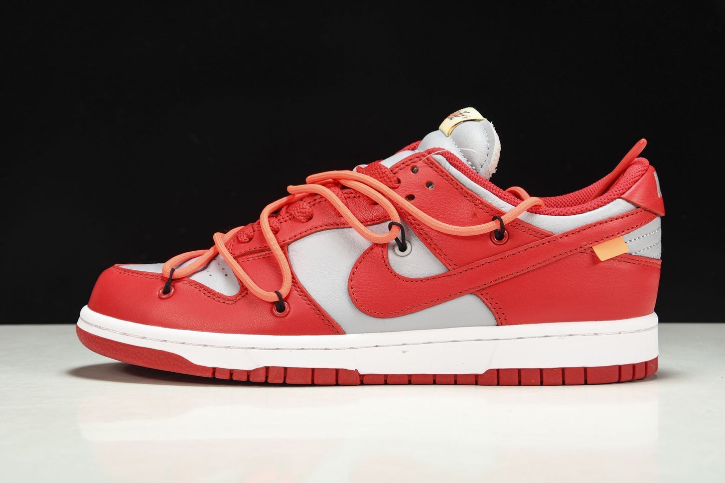 Nike Off-White University Red Dunk Low Sneakers - Iconic Style & Comfort