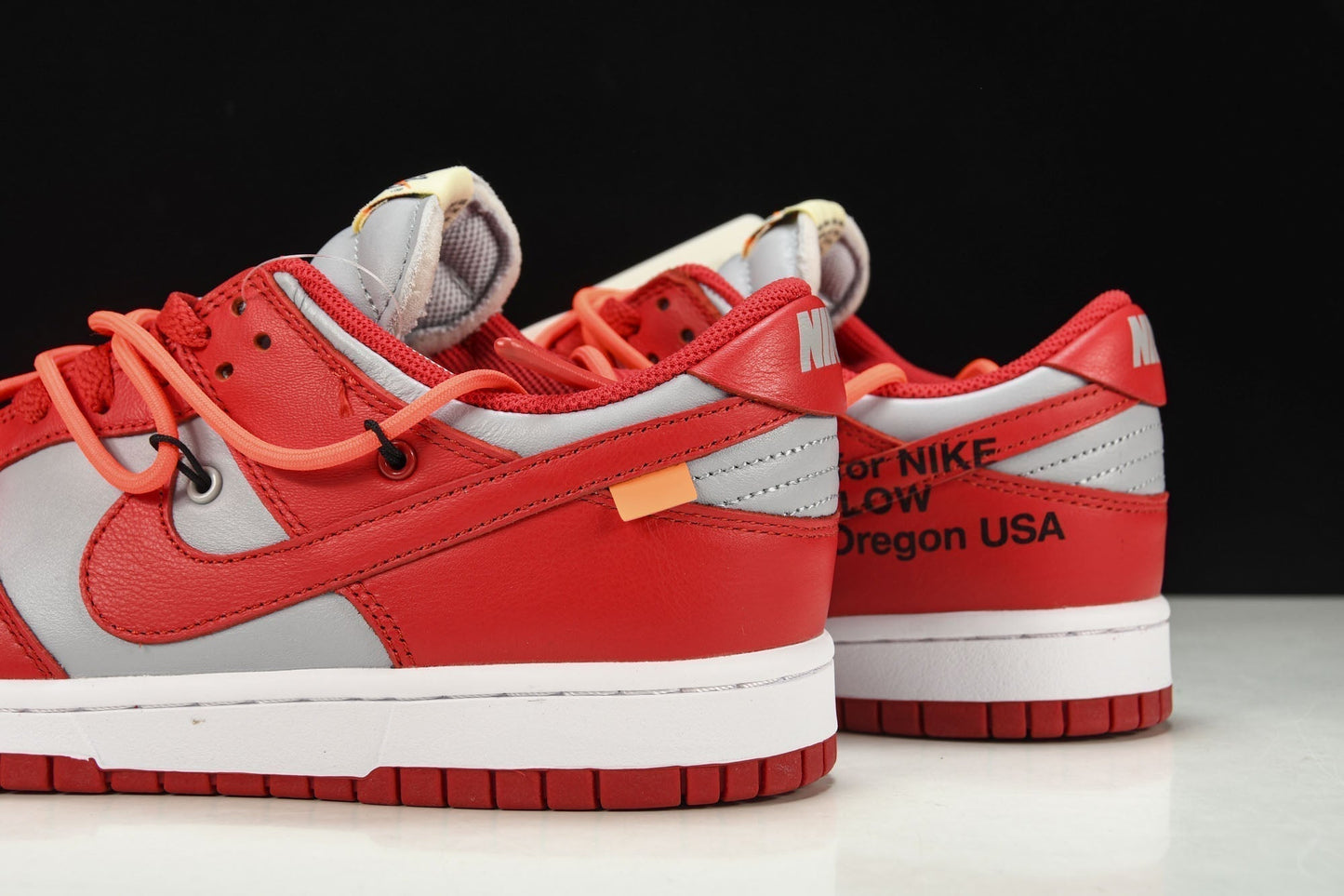 Nike Off-White University Red Dunk Low Sneakers - Iconic Style & Comfort