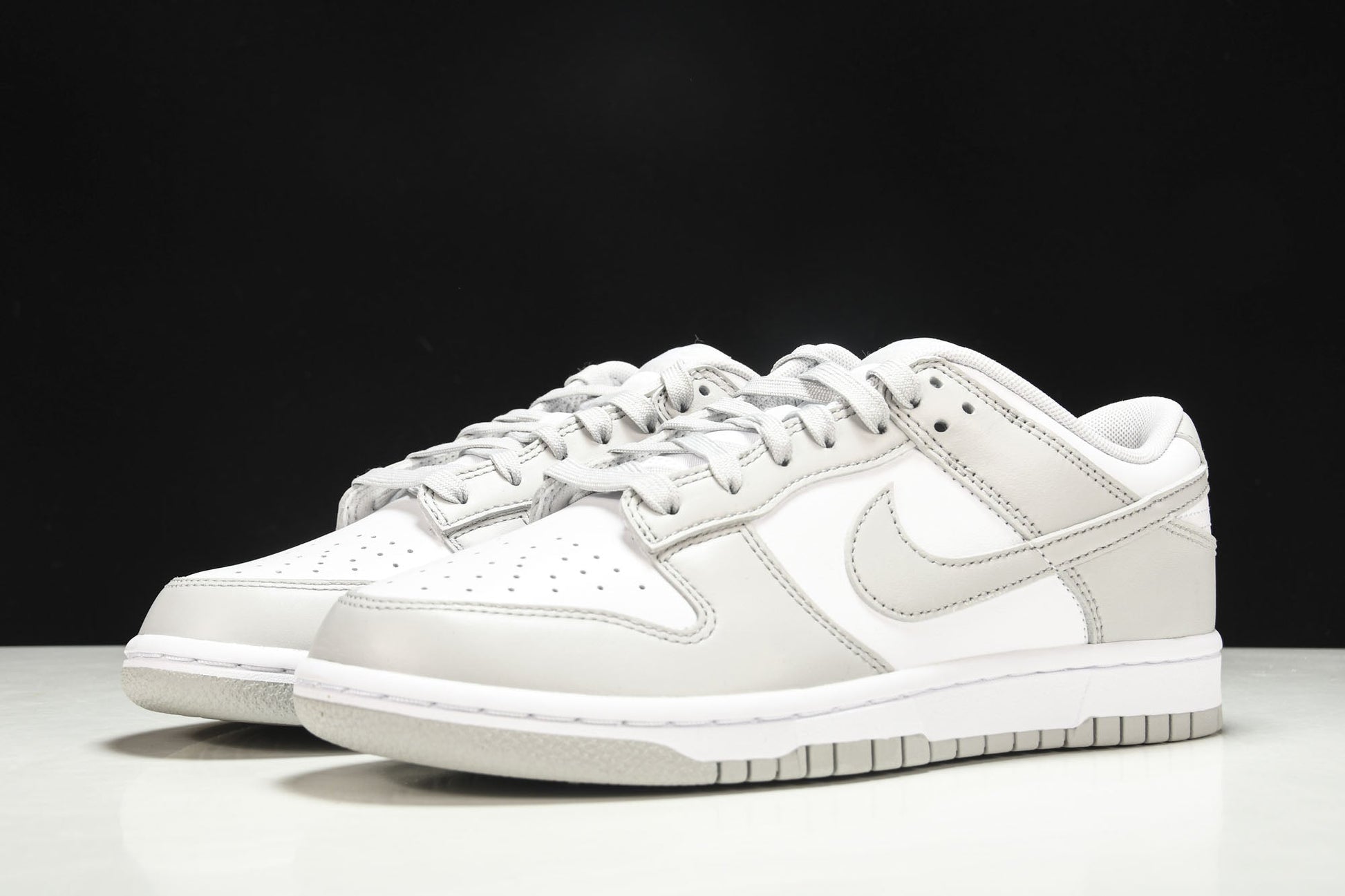 Nike Dunk Low Grey Fog Classic Streetwear Sneakers - Iconic Comfort & Style