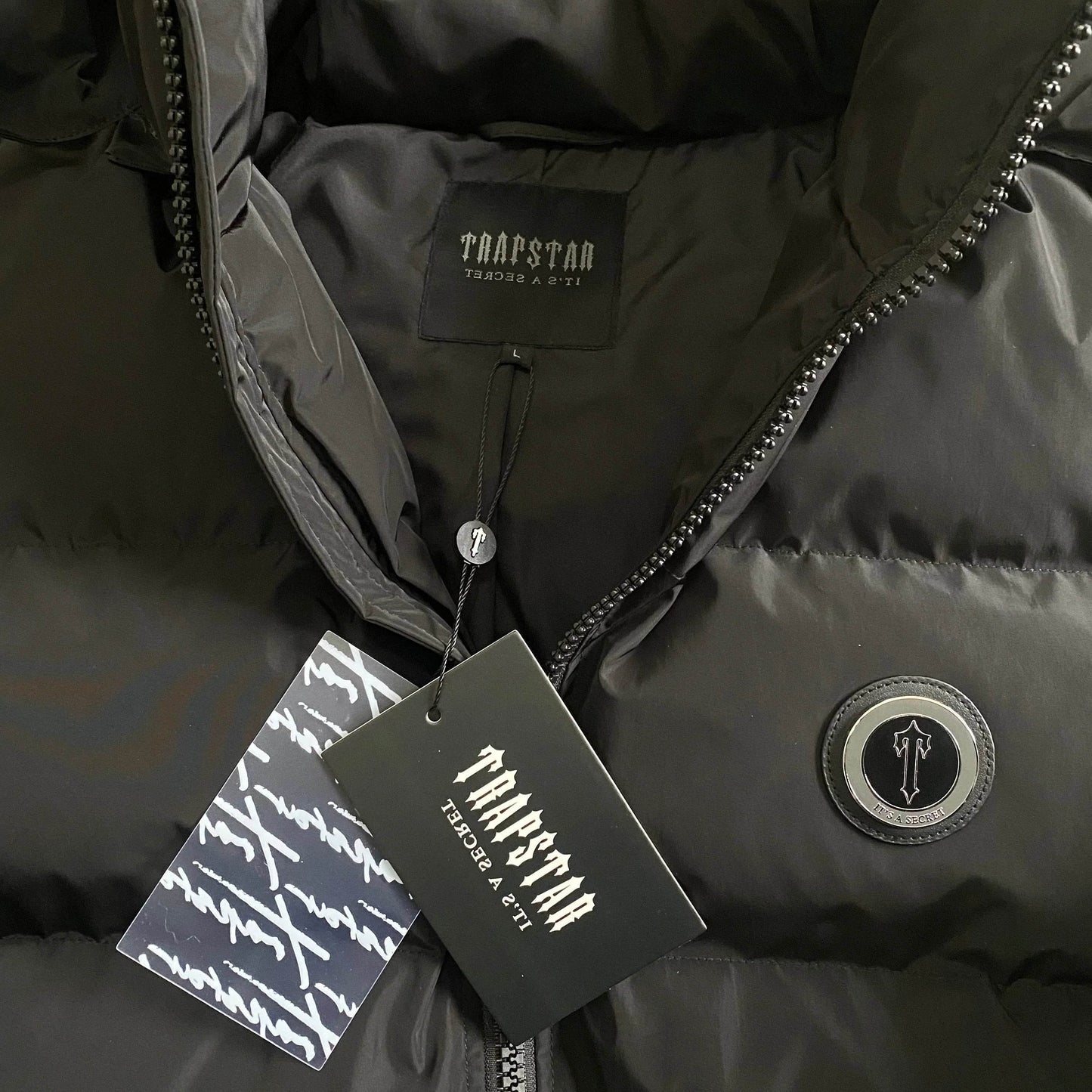 Blackout Irongate Hooded Puffer Jacket - VDRXPLG🔌