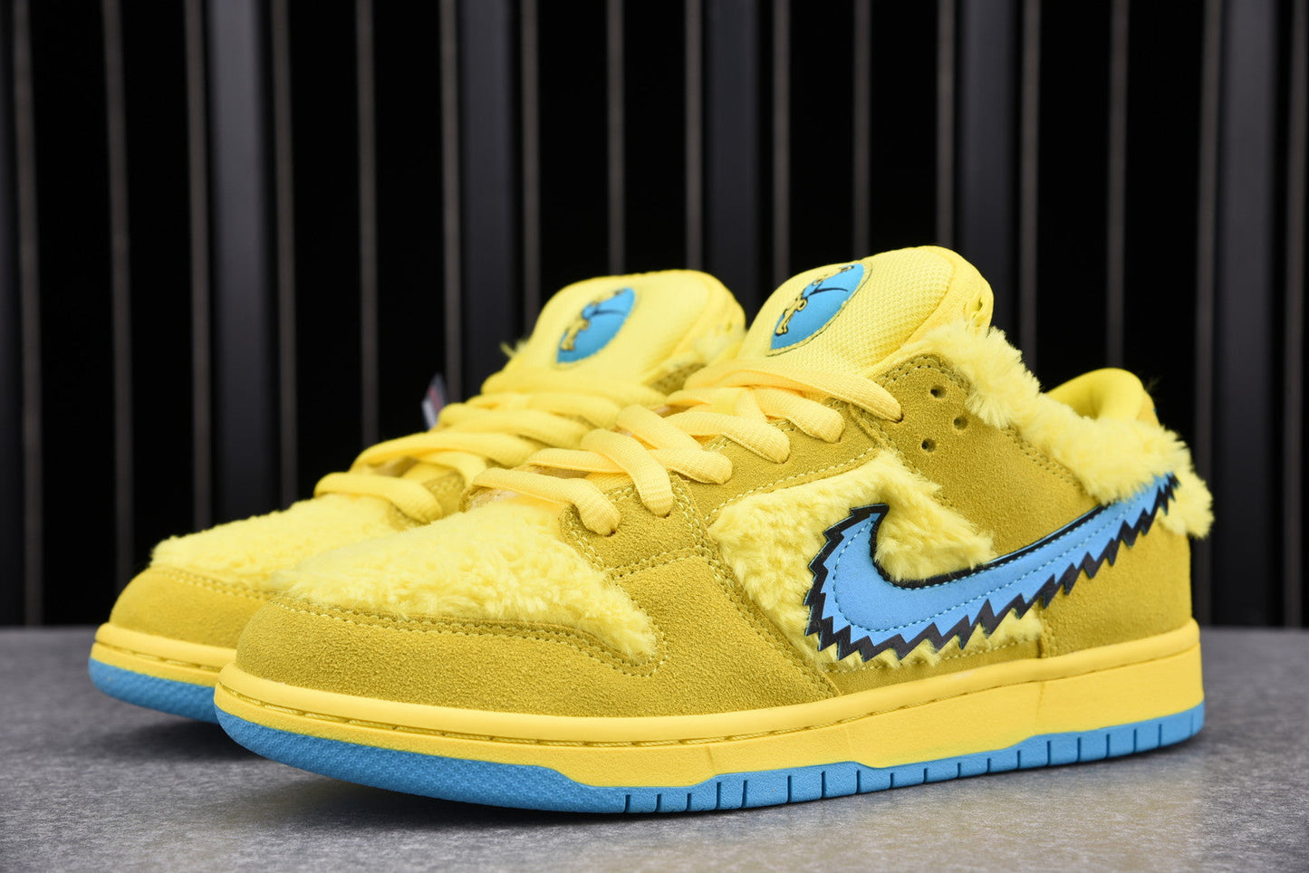 Nike SB Dunk Low Grateful Dead Yellow Bear Skate Shoes