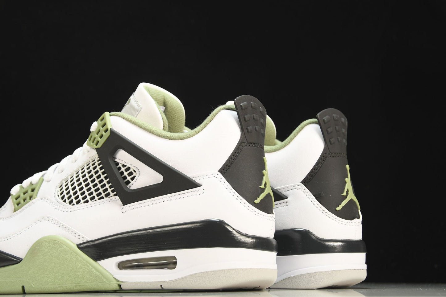 Air Jordan 4 Retro Seafoam Women's Sneaker Iconic Style Comfort Kicks
