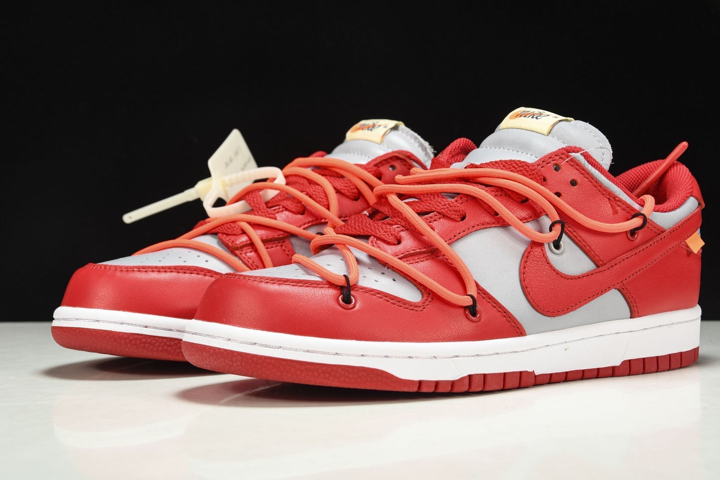 Nike Off-White University Red Dunk Low Sneakers - Iconic Style & Comfort