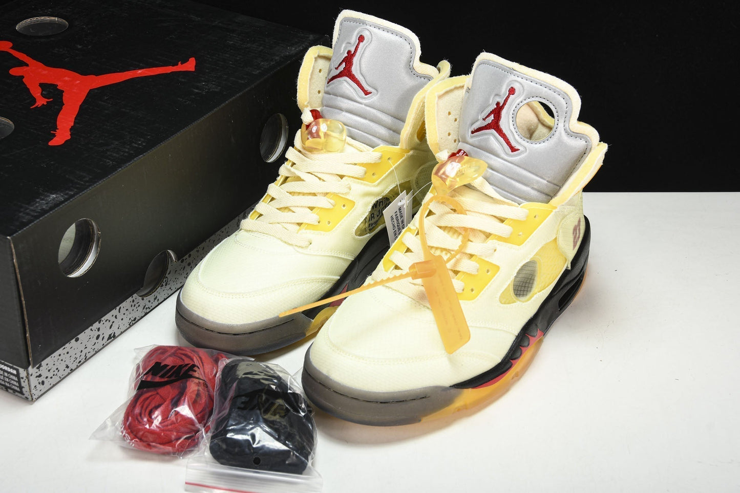 Iconic Air Jordan 5 Retro Off-White Sail Designer Basketball Sneakers