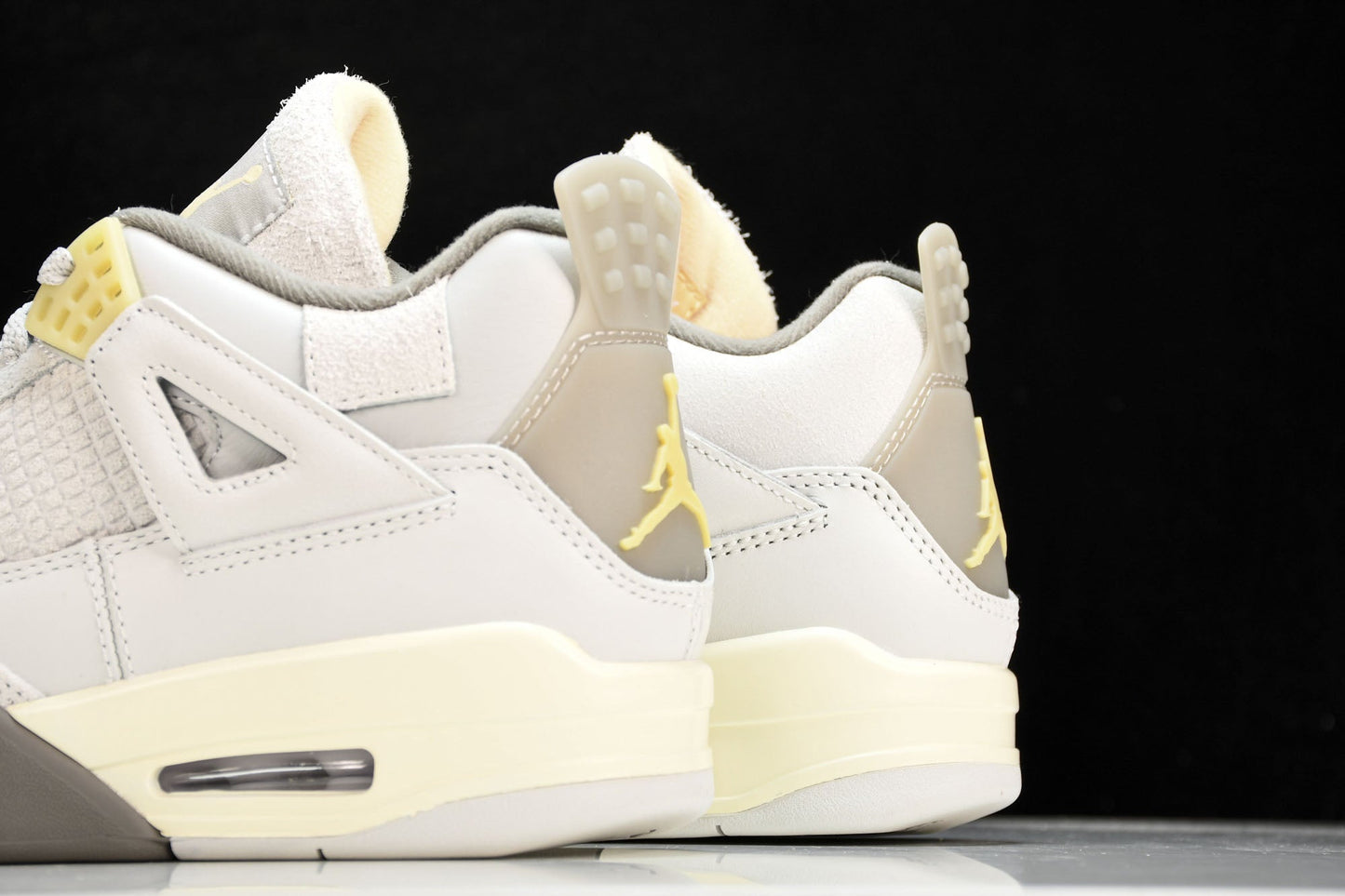Air Jordan 4 Retro SE Craft Photon Dust Sneakers - Iconic Style & Comfort